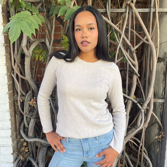 Ingrid & Isabel Cream long sleeve ribbed sweater sz s / slight pilling - Picture 1 of 6